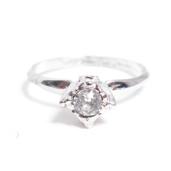 Jewelry - Vintage signed 18K HGE ESPO White Gold plated Solitary Ring